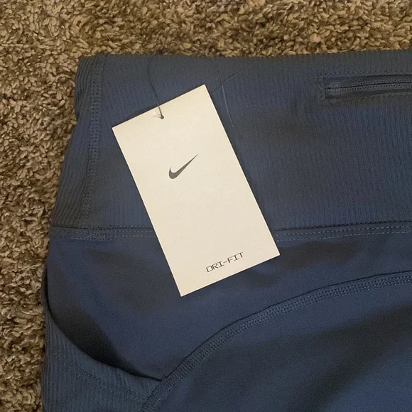 Nike Dri-Fit Nike Fast Tight Fit NWT Mid Rise7/8 LengthRunning Size L - Picture 8 of 8